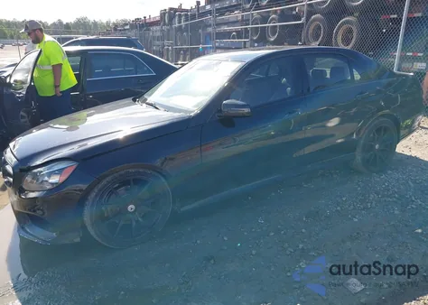 2014 Mercedes-Benz E 350 z USA, uszkodzony, nr VIN WDDHF5KBXEB031657